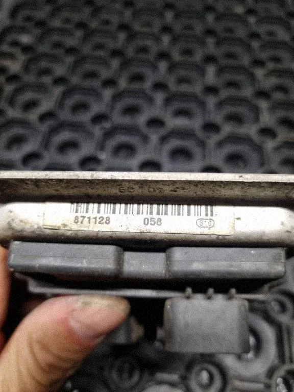 Sterownik silnika 871128058 – Opel Corsa A (1983-1993)
