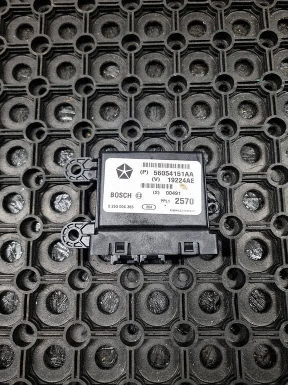 Parking PDC control unit/module – Chrysler Grand Voyager V (2007-2015)