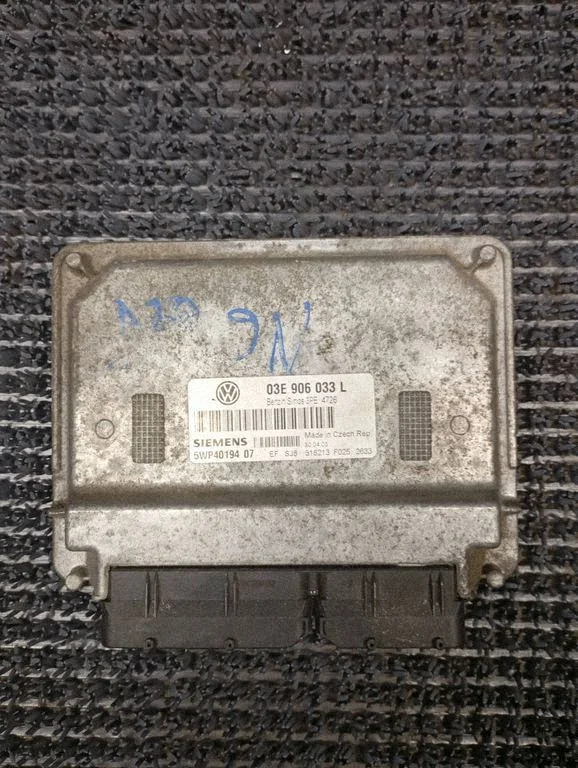 Engine control unit/module 03E906033L