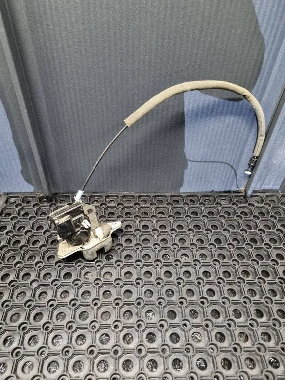 Loading door lock – Chrysler Grand Voyager V (2007-2015)