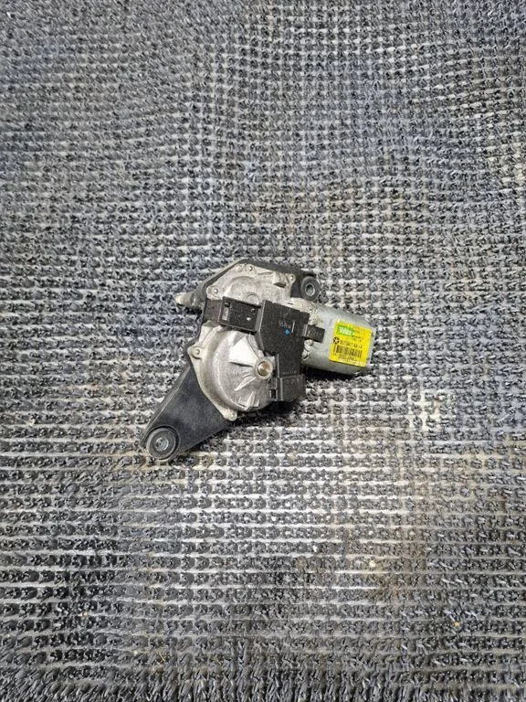 Rear window wiper motor – Chrysler Grand Voyager V (2007-2015)