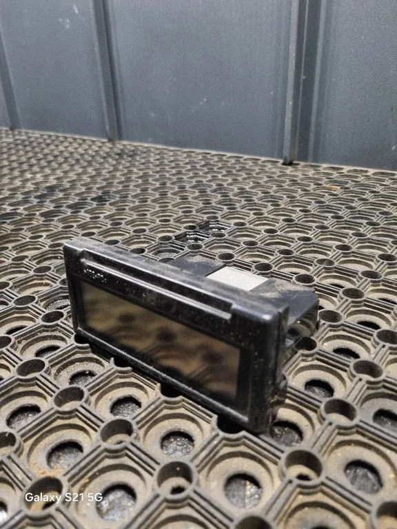 Screen/display/small screen – Volvo V50 (2008-2012)