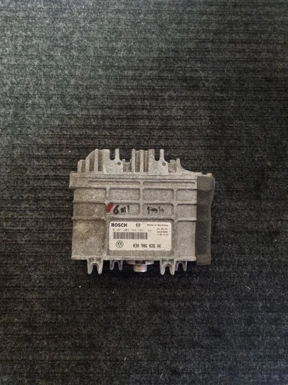 Engine control unit/module – Volkswagen Polo III 6N 6N2 6NF (1995-2001)