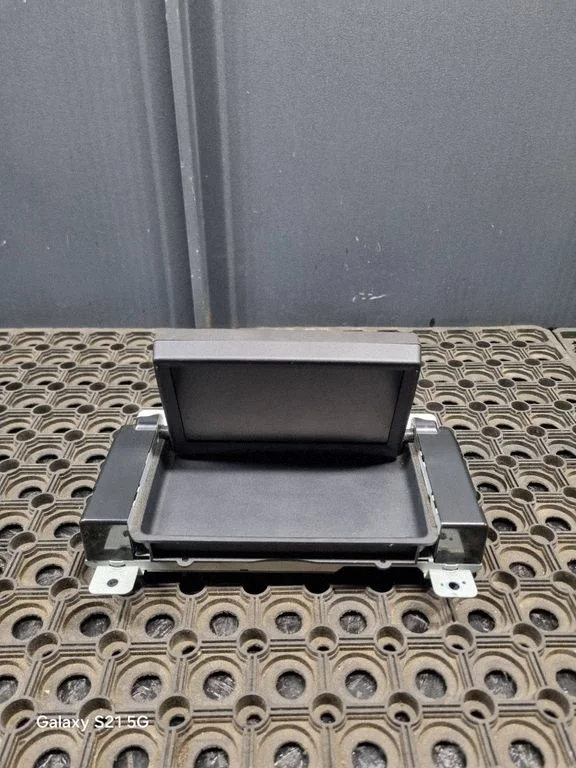 Screen/display/small screen – Volvo V50 (2008-2012)