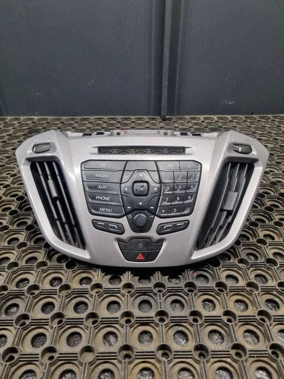 Head unit multimedia control – Ford Transit Custom (2013-2023)