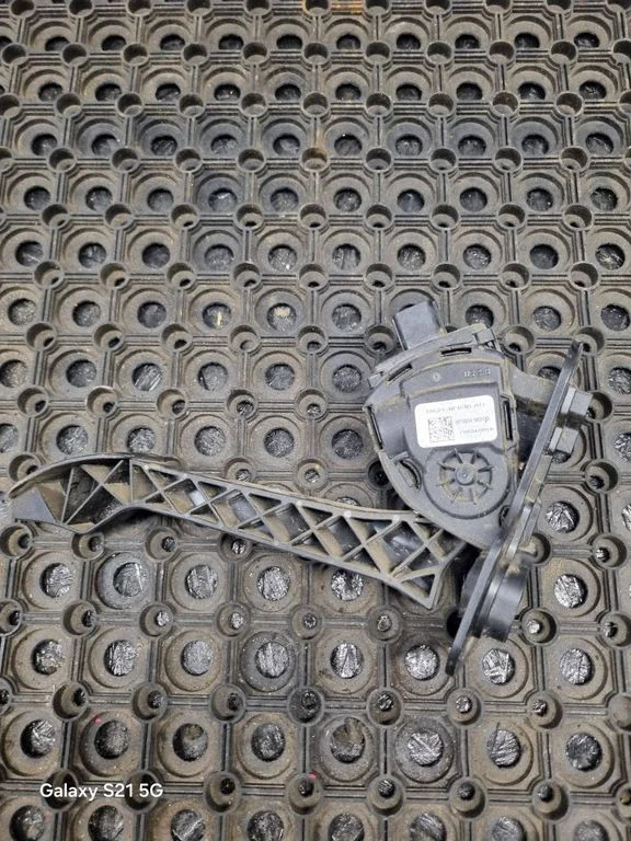 Accelerator throttle pedal BK219F836AD