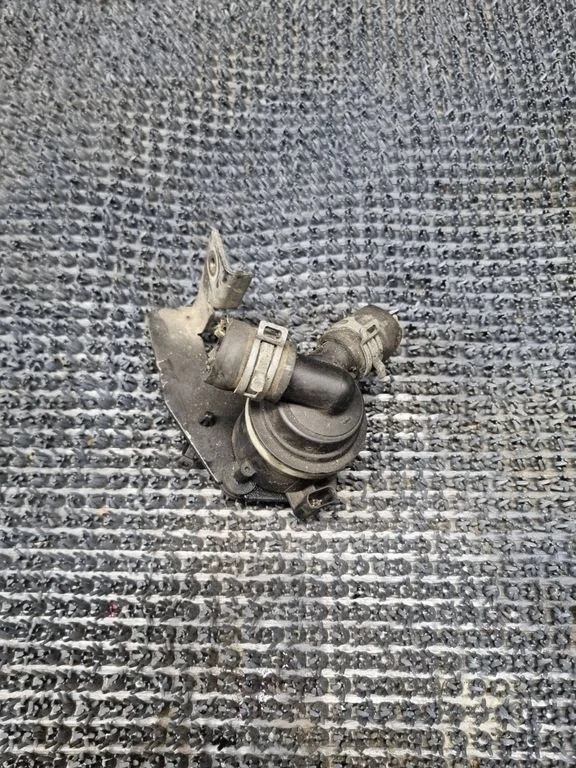 Elektriline lisatsirkulatsioonipump – Audi A6 S6 C7 4G (2011-2018)