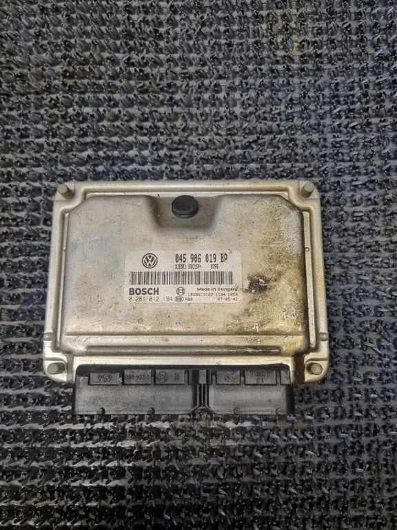 Engine control unit/module – Volkswagen Polo III 6N 6N2 6NF (1995-2001)