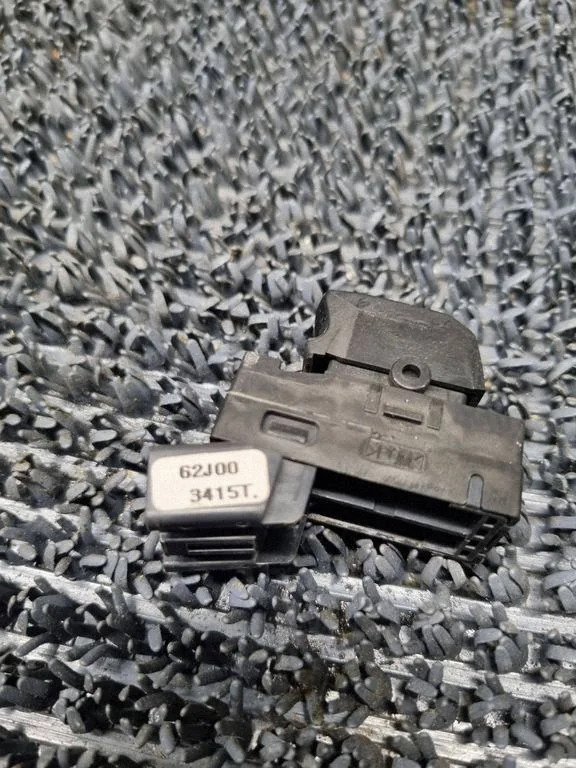 Electric window control switch 62J00 – Suzuki Grand Vitara II (2006-2016)