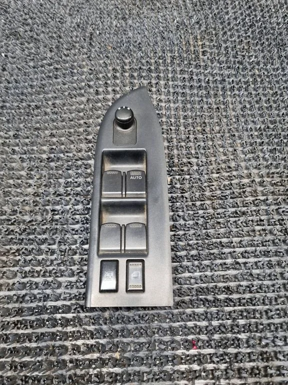 Electric window control switch 64J30 – Suzuki Grand Vitara II (2006-2016)