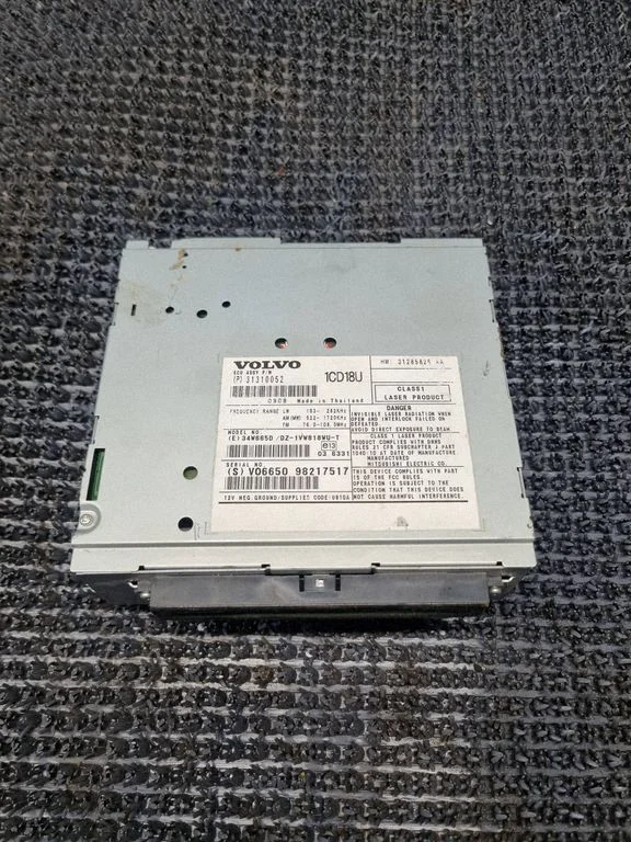 Radio, odtwarzacz CD/DVD, nawigacja – Volvo V50 (2008-2012)