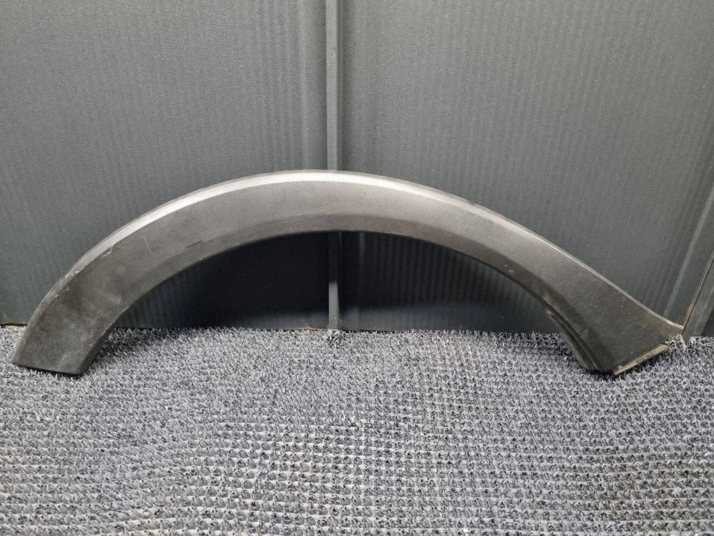 Rear arch trim 91112FJ120