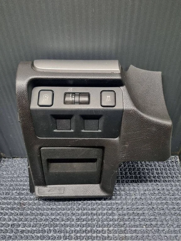 Fuse box cover – Subaru XV I (2011-2018)