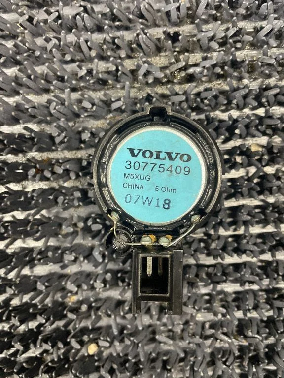 Front door high frequency speaker – Volvo V50 (2008-2012)