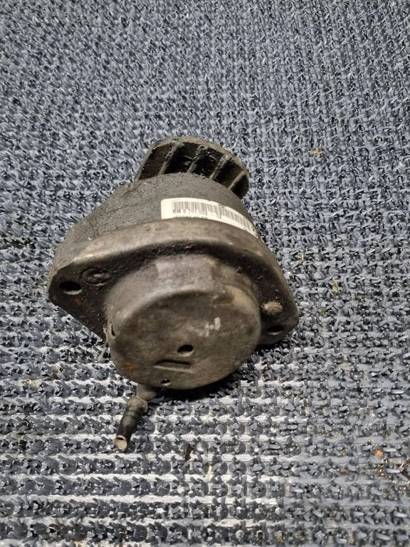 Engine mount bracket – BMW 5 Series E60 E61 (2004-2010)