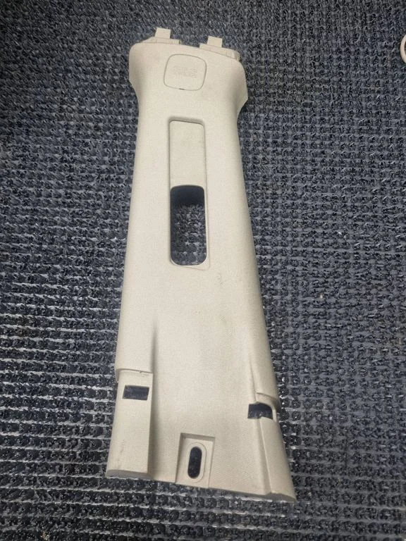 (B) pillar trim (top) 94053FG050