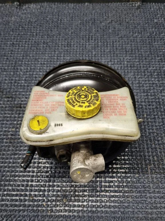 Brake booster 4F0612105F