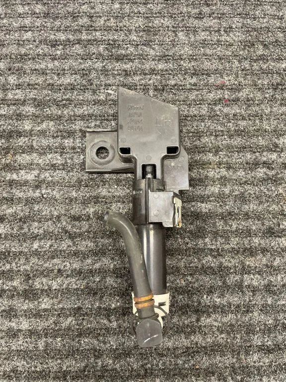 Headlight washer spray nozzle 60104