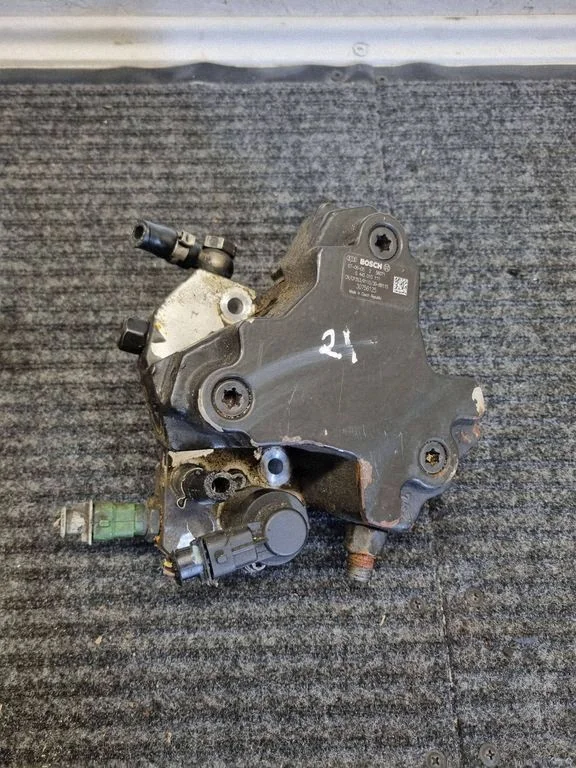 Fuel injection high pressure pump – Volvo V50 (2004-2007)