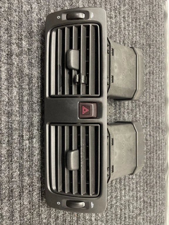 Dash center air vent grill 30722777