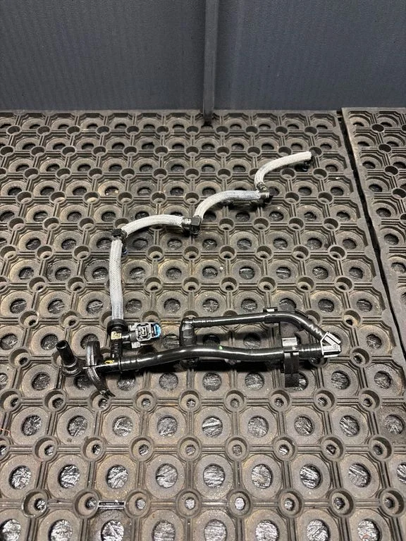 Fuel return line/hose – Renault Trafic III (X82) (2014-)