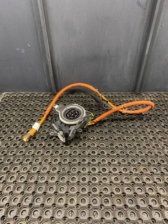 Elektriauto laadimispesa – BMW 3-seeria F30 F35 F31 (2012-2018)