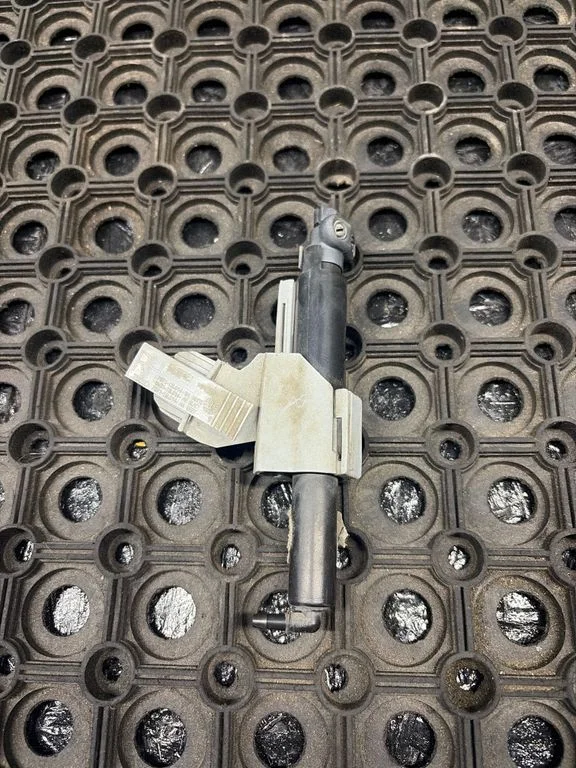 Headlight washer spray nozzle 7S7113L014BA