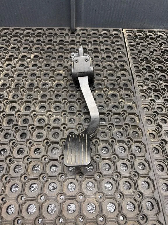 Accelerator throttle pedal 0280755044