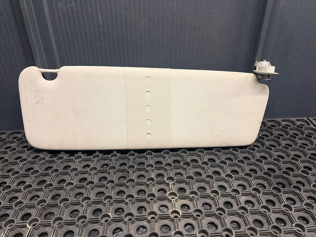 Sun visor