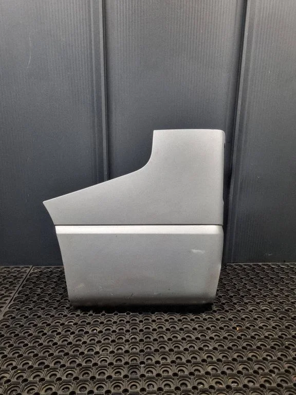 Rear bumper corner part panel trim – Renault Trafic III (X82) (2014-)