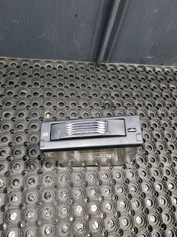 CD/DVD changer – BMW 5 Series E60 E61 (2004-2010)