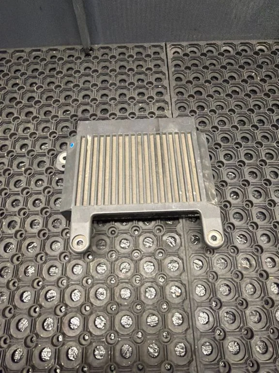 Sound amplifier – Volvo XC70 (2008-2013)