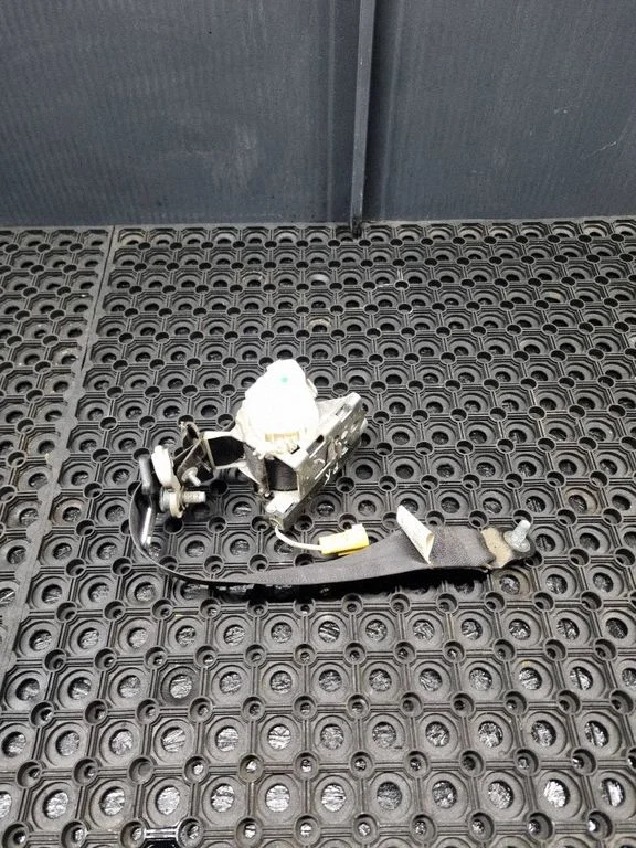 Front seatbelt 34007733A