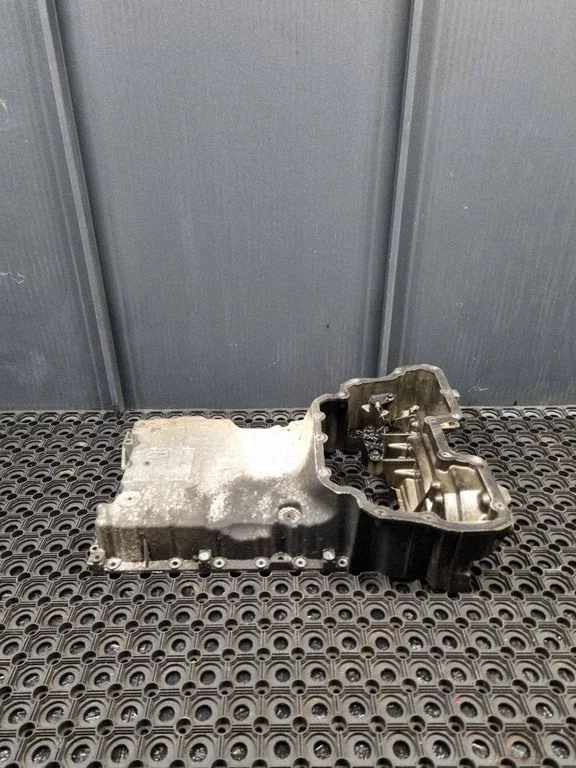 Oil sump – Mercedes-Benz CLS-Class C218 X218 (2011-2017)