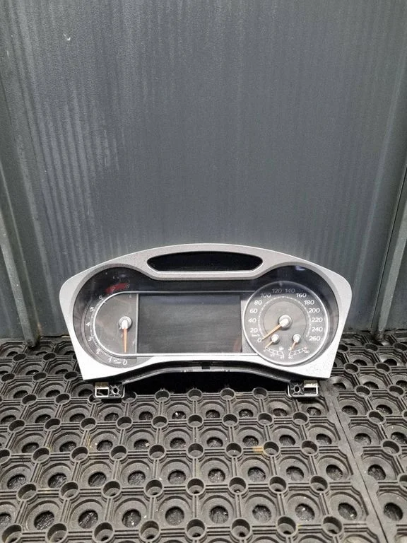 Speedometer (instrument cluster) 8M2T14C026CA