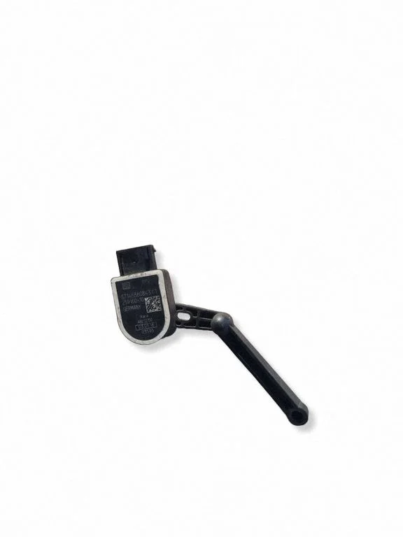 Headlight/headlamp level sensor