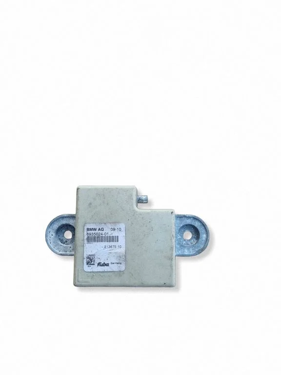 Aerial antenna amplifier – BMW 7 Series F01 F02 F03 F04 (2008-2016)