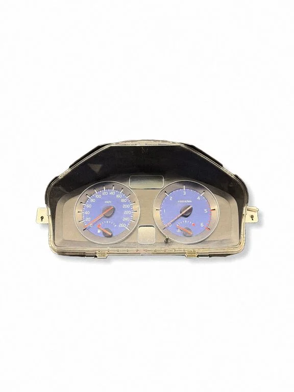 Speedometer (instrument cluster) – Volvo V50 (2008-2012)