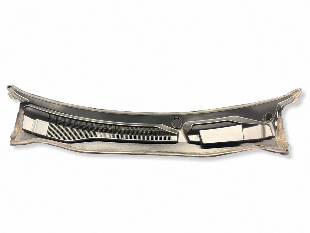 Wiper trim 05113548AA