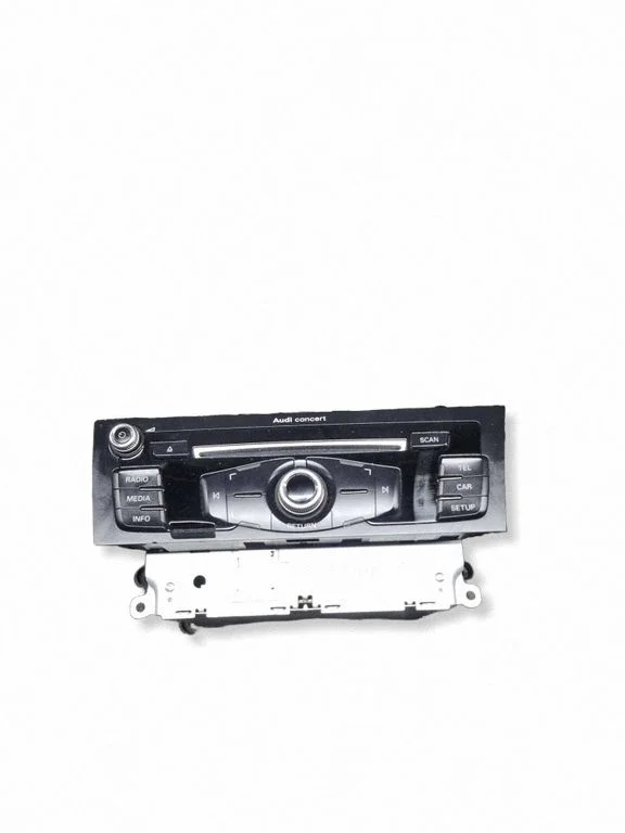 Radio/CD/DVD/GPS head unit 8R2035186
