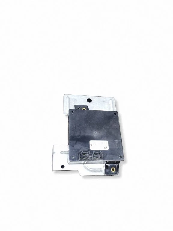 Keyless (KESSY) go control unit/module – Chrysler Town & Country V (2008-2016)