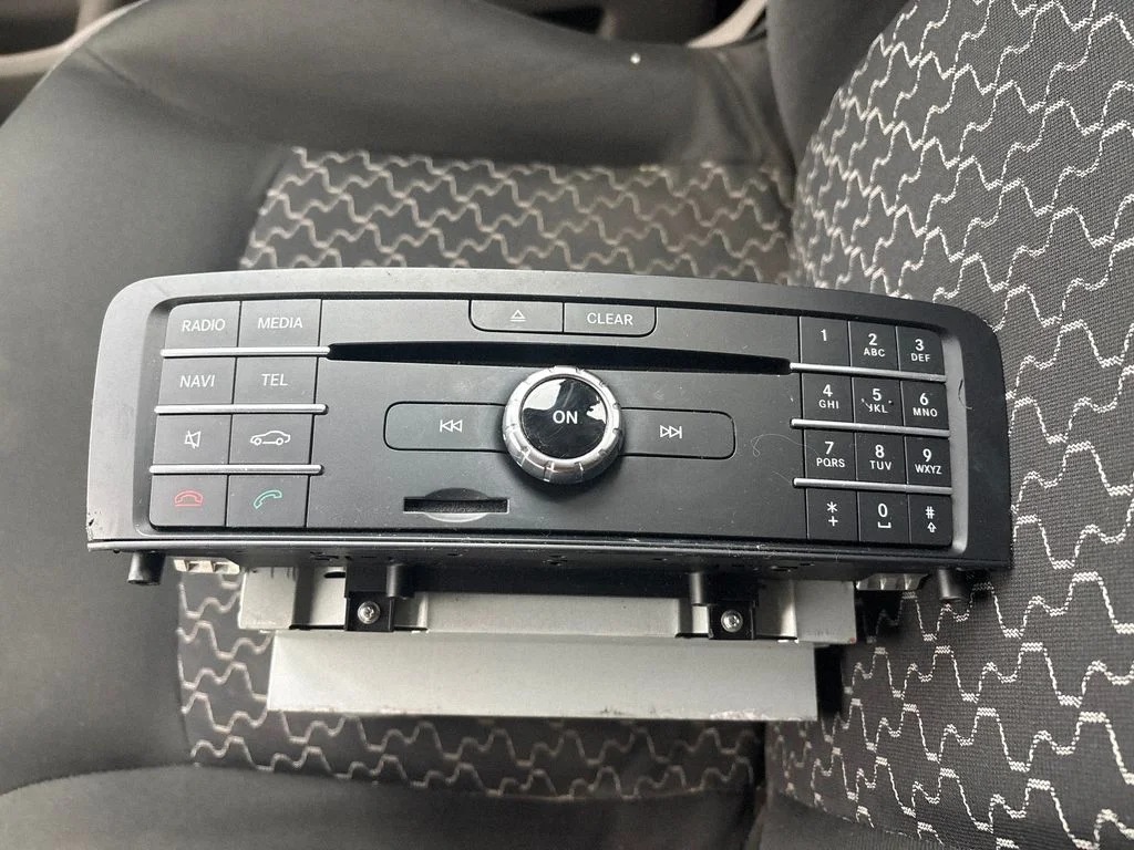 Radio/CD/DVD/GPS head unit – Mercedes-Benz A-Class W176 (2012-2018)