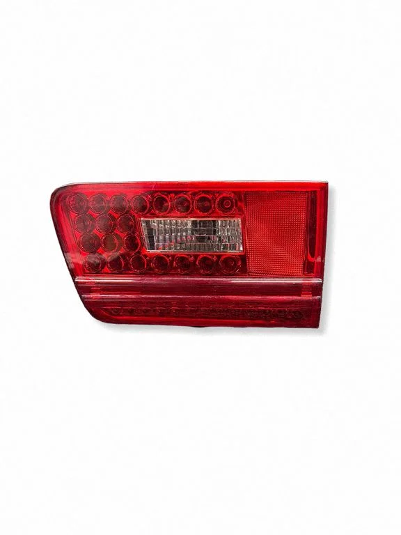 Tailgate rear/tail lights BM130BERE4