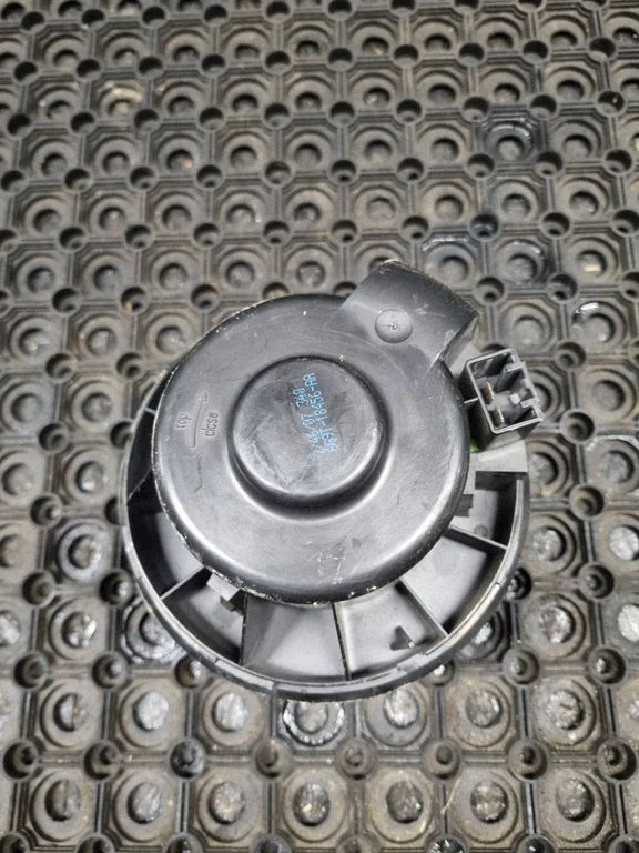 Heater fan/blower 1736007103