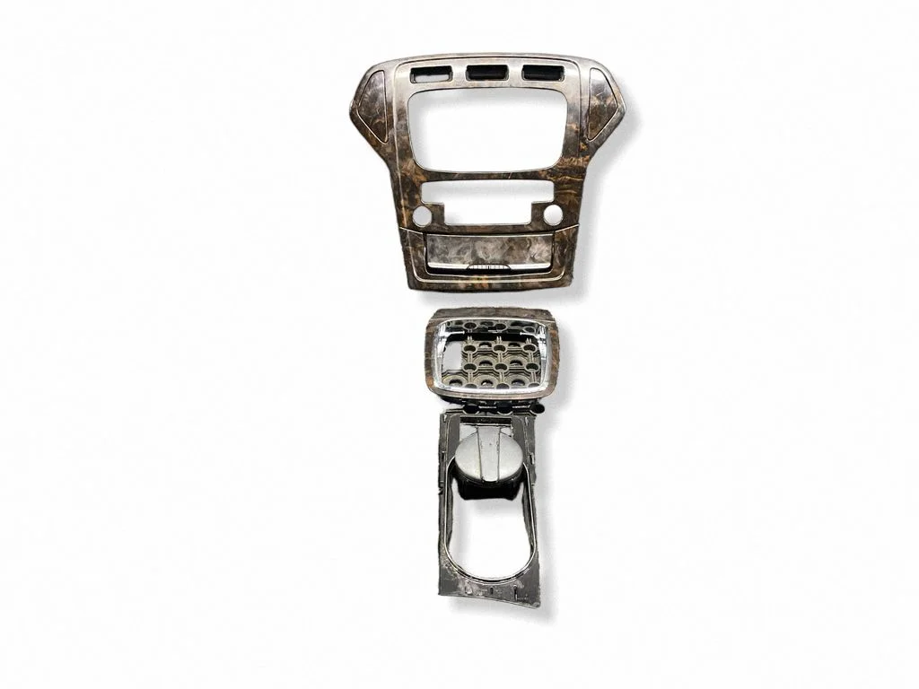 Radio/GPS head unit trim W10504