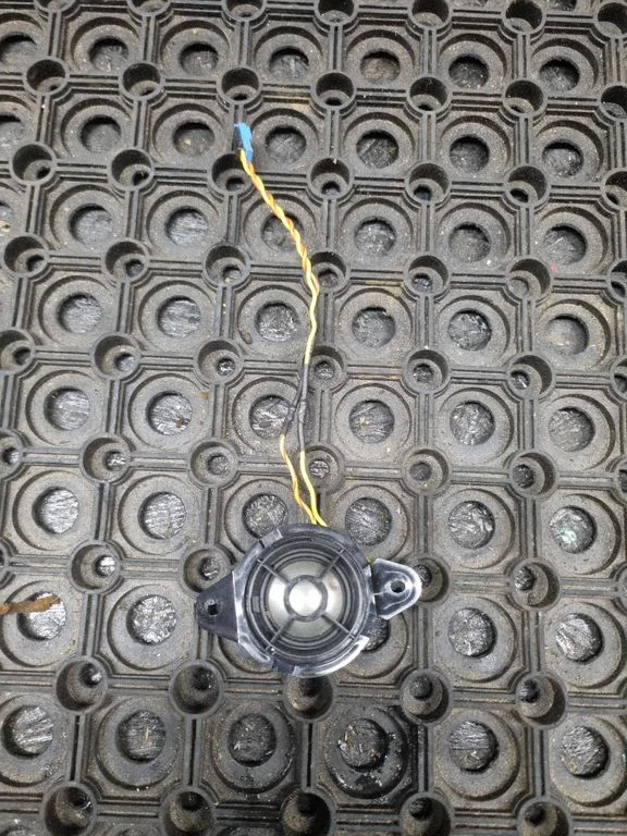 Front door high frequency speaker – BMW 7 Series E65 E66 (2001-2008)