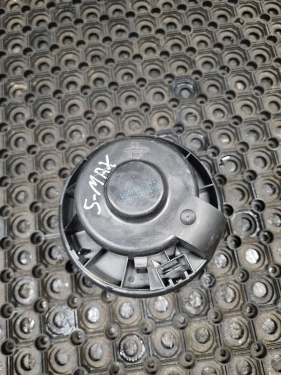 Heater fan/blower 1736007103