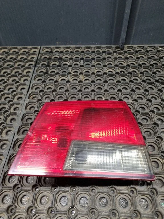Lampa tylna w klapie 443504