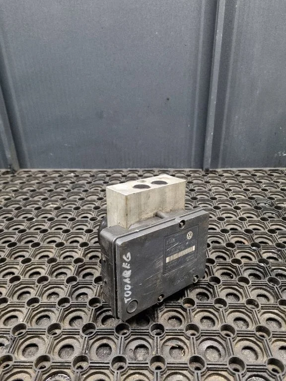 ABS-plokk 7L0614111H