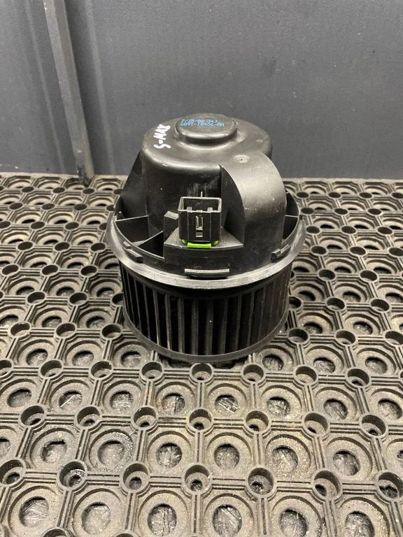 Heater fan/blower 6G9T18456AA